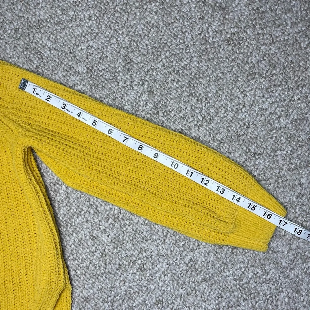 Old Navy sweater
